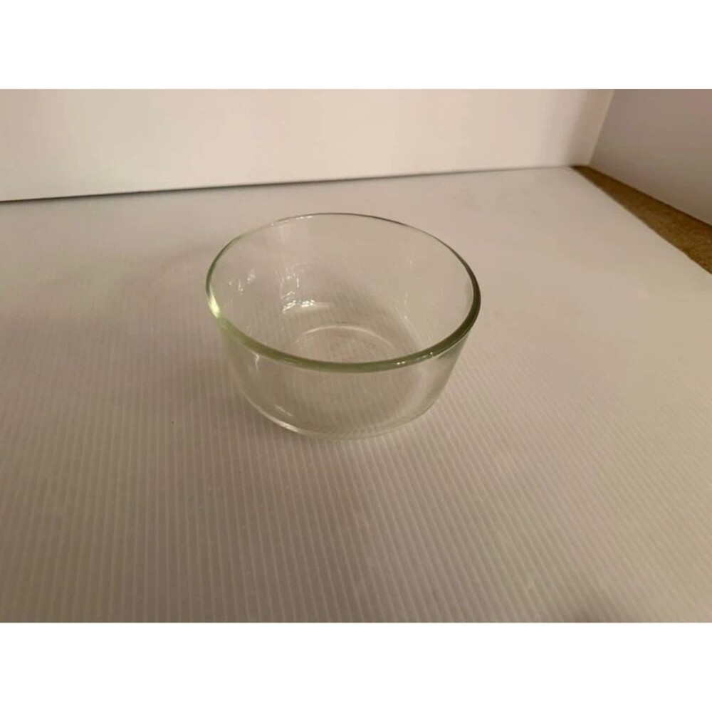 Pyrex glass 2 cup bowl no lid
